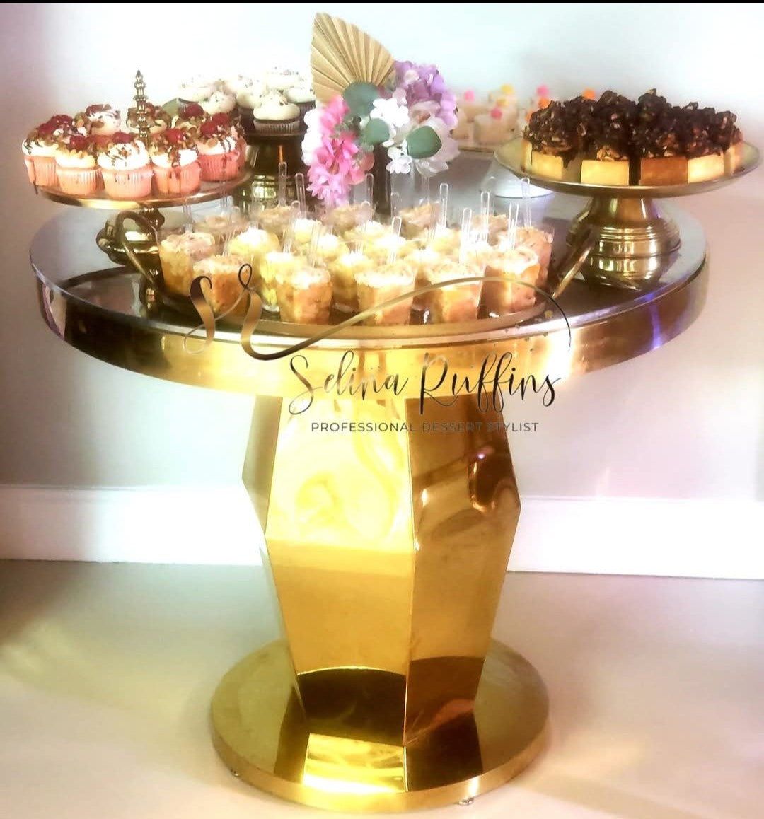 Elegant Gold Round Table